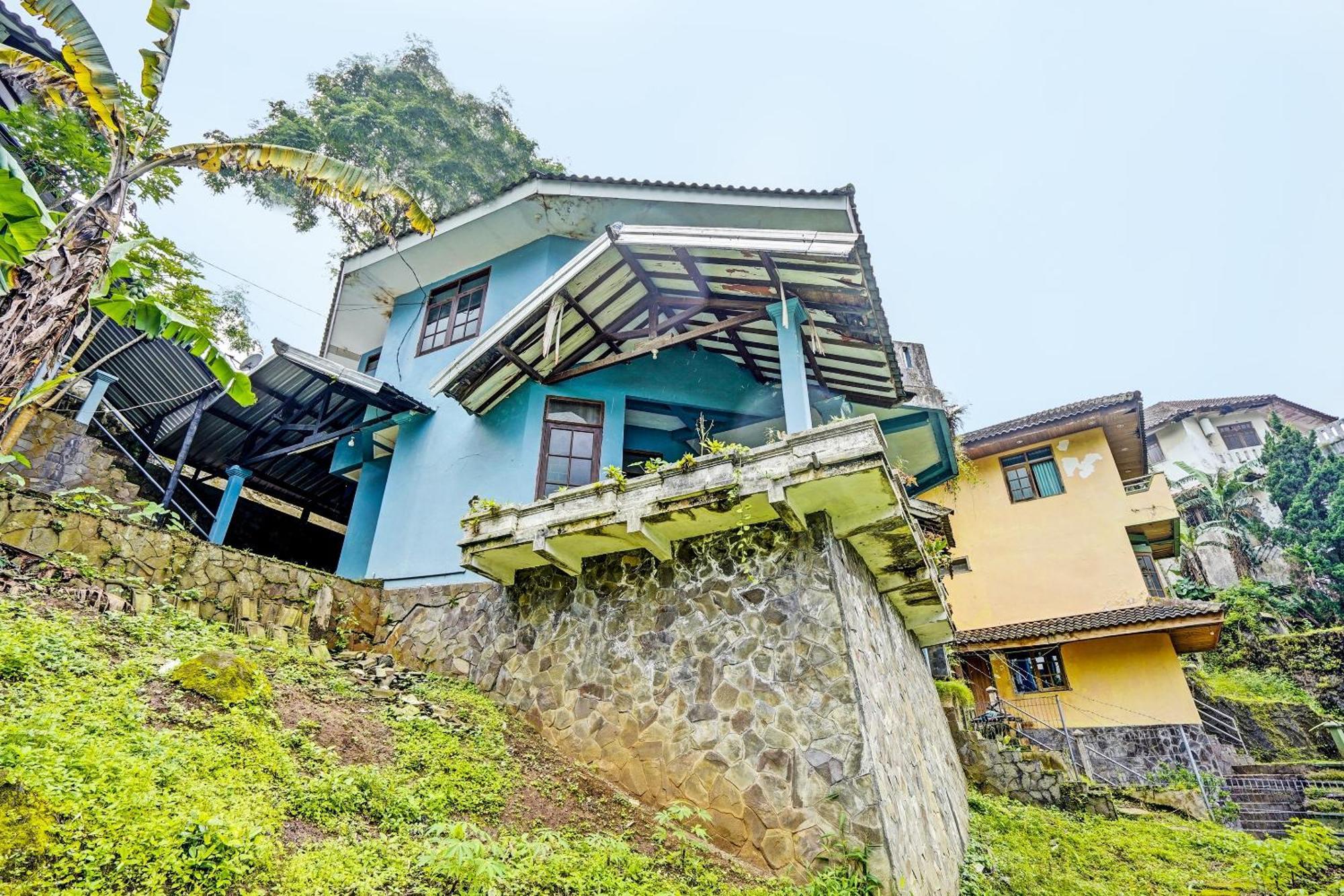 Spot On 92388 Villa Segi Delapan Prigen Exterior photo